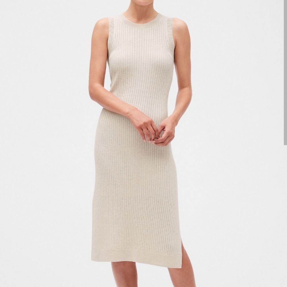 BANANA REPUBLIC